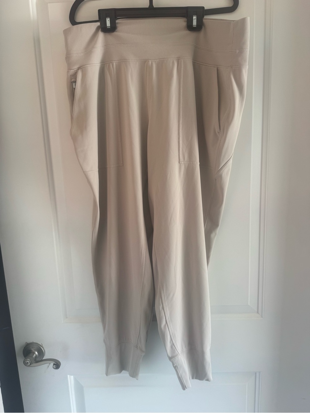 Athleta Venice High Rise Jogger XL Oatmeal Beige Cream Athleisure Travel Pant - Picture 9 of 12
